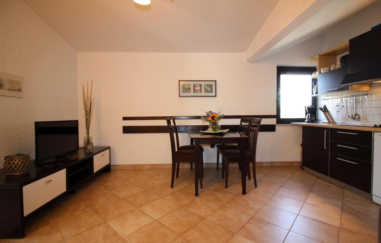 Dr. Igda Apartments Πόρετς Εξωτερικό φωτογραφία